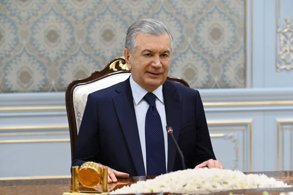 Өзбекстан Президенти БАӘ менен көп тәреплемели бирге ислесиўди раўажландырыў зәрүр екенлигин атап өтти