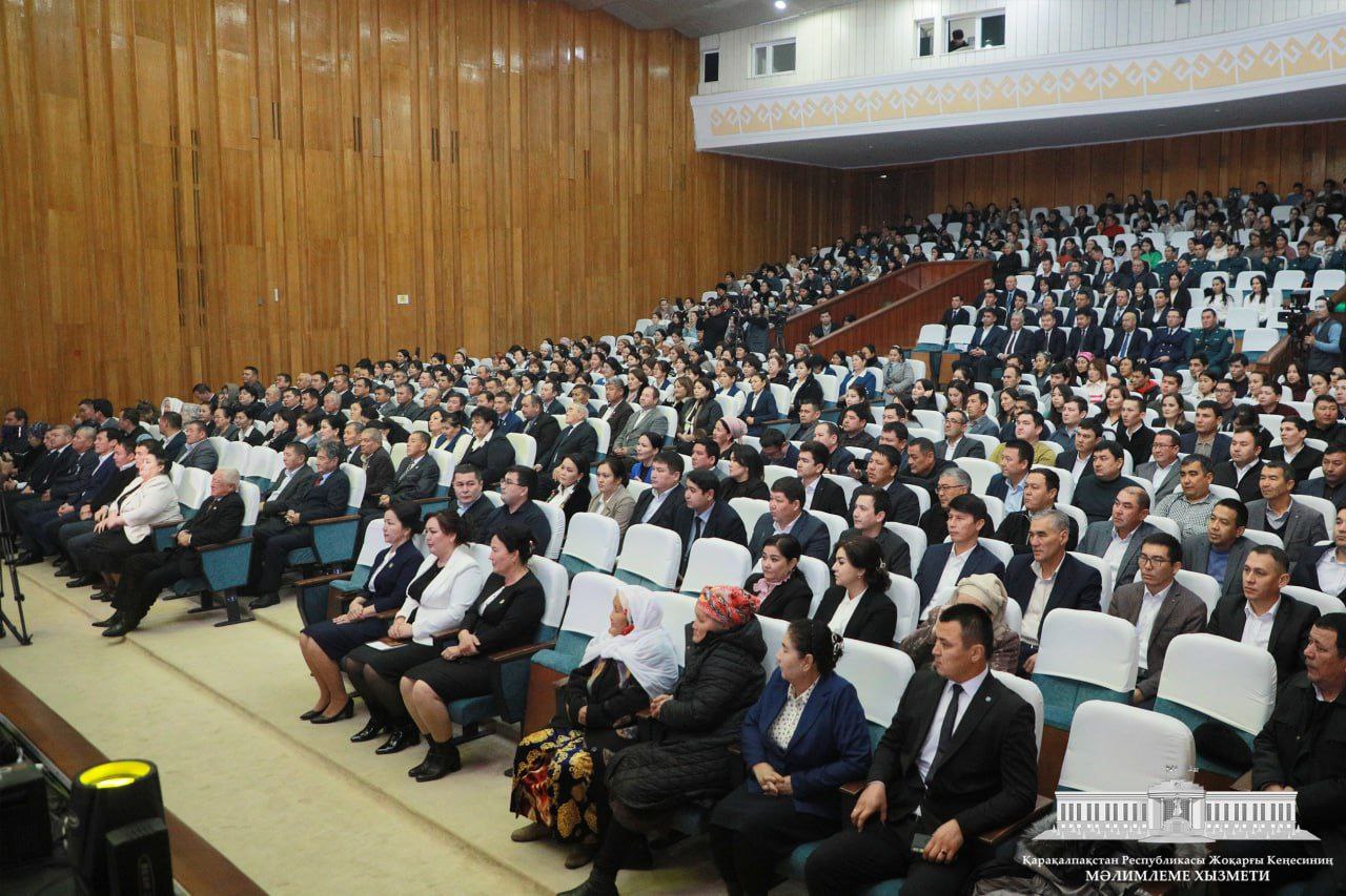 “Máhálle besligi” wákilleriniń bir toparı xoshametlendi