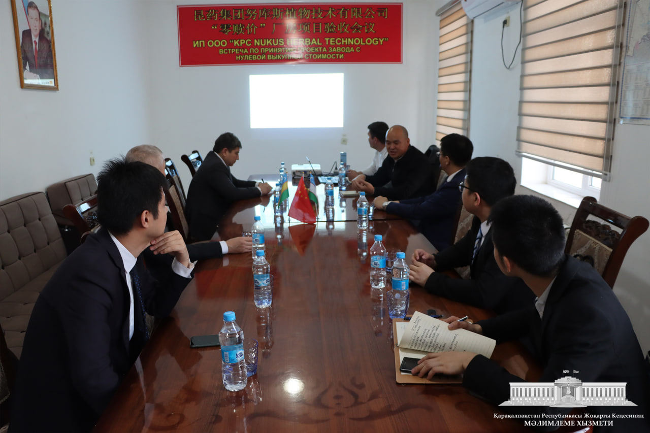 Qıtay Xalıq Respublikasınıń ayrıqsha hám tolıq huqıqlı elshisi Yuy Czyun respublikamızda bolıp turıptı