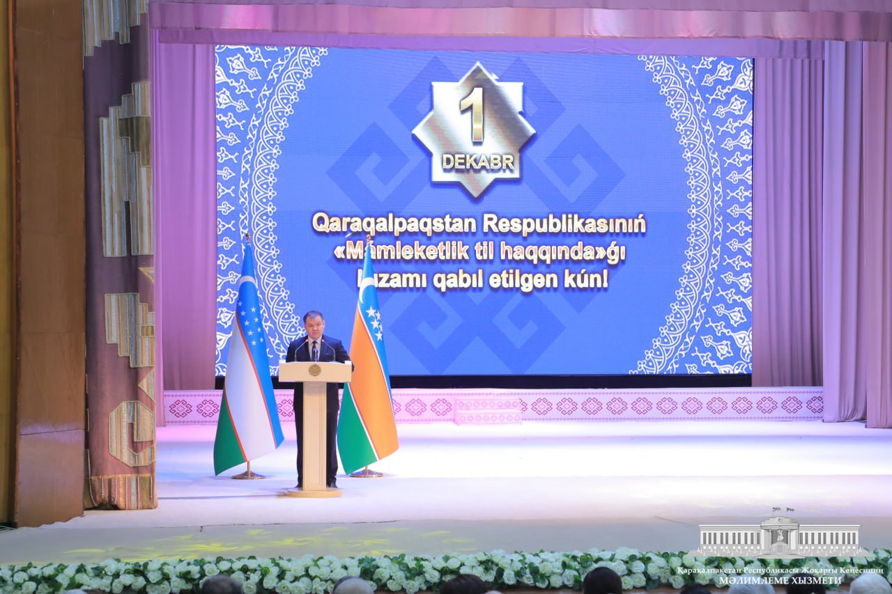 Qaraqalpaq tiline mámleketlik til biyligi berilgen kún múnásibeti menen bayram saltanatı ótkerildi