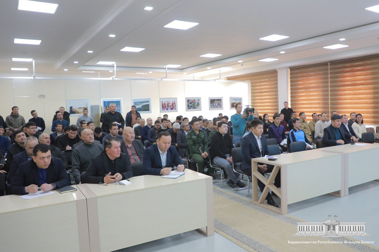 Jo‘qorg'i Kenges Raisi Nukus shahridagi tadbirkorlar bilan uchrashdi