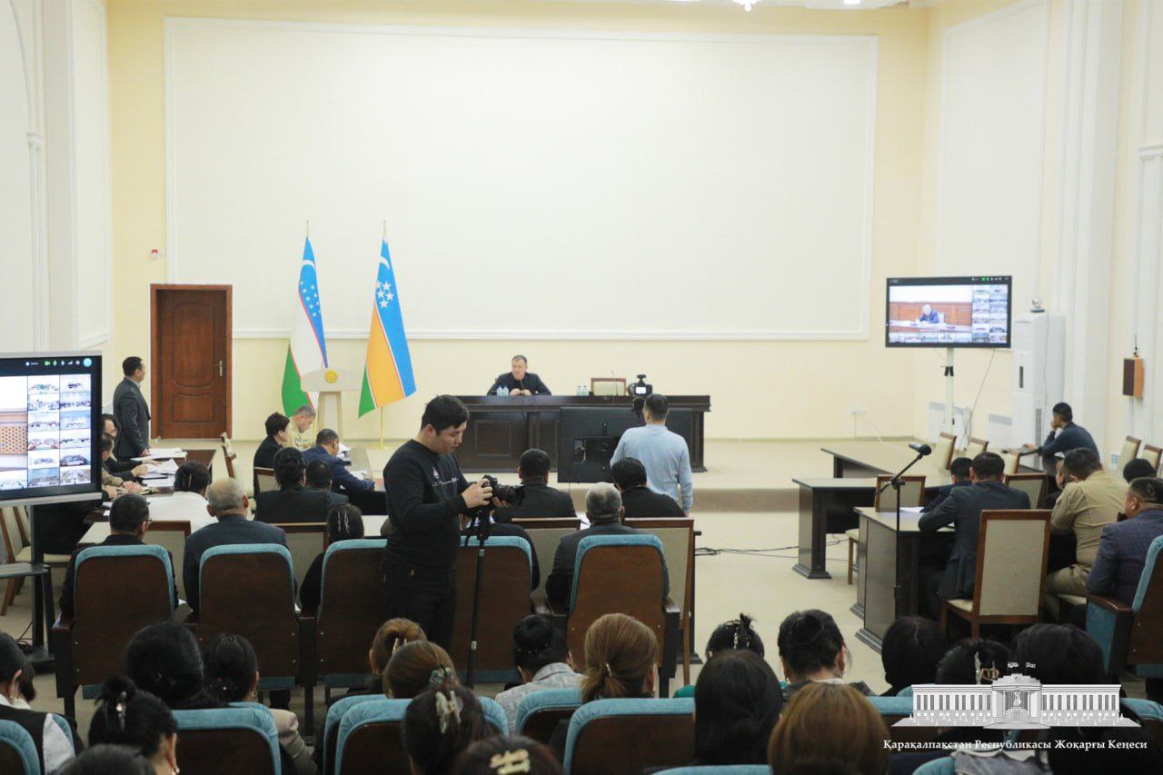 Mektepke shekemgi hám mektep bilimlendiriwi tarawın rawajlandırıw máseleleri talqılandı