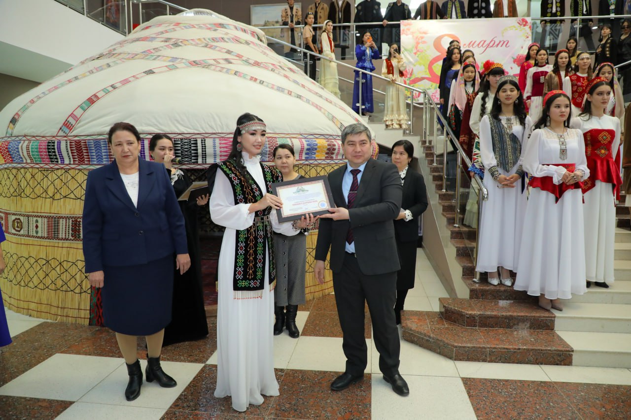 Milliy kiyimler kórgizbesi shólkemlestirildi
