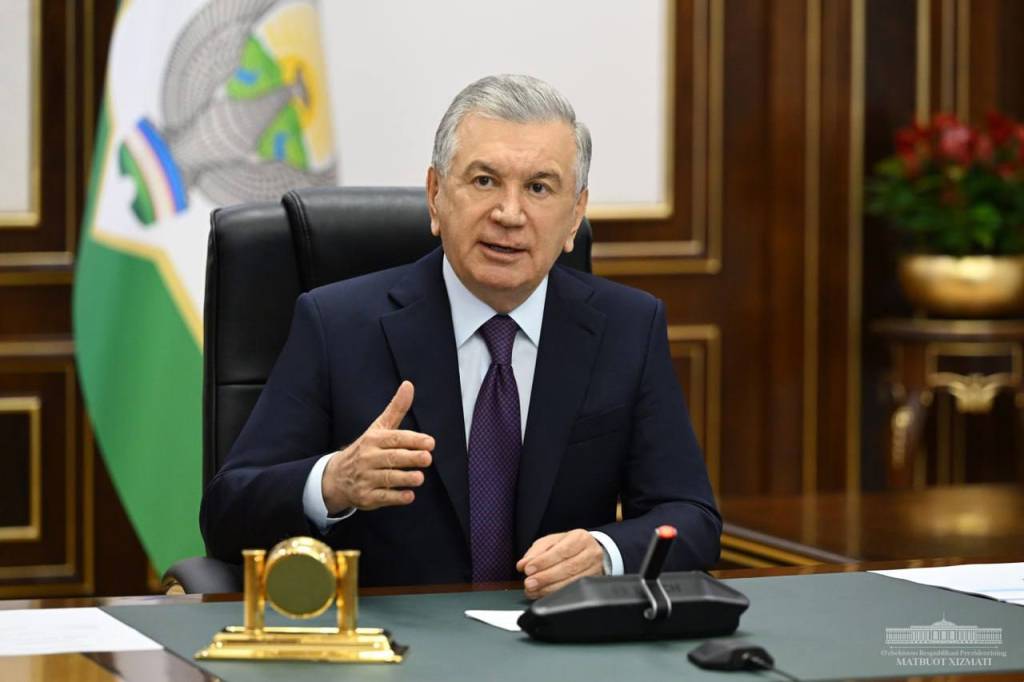 Банклердиң инвестициялық жумысы ҳәм халықтың бәнтлигиндеги қатнасыўы көрип шығылды