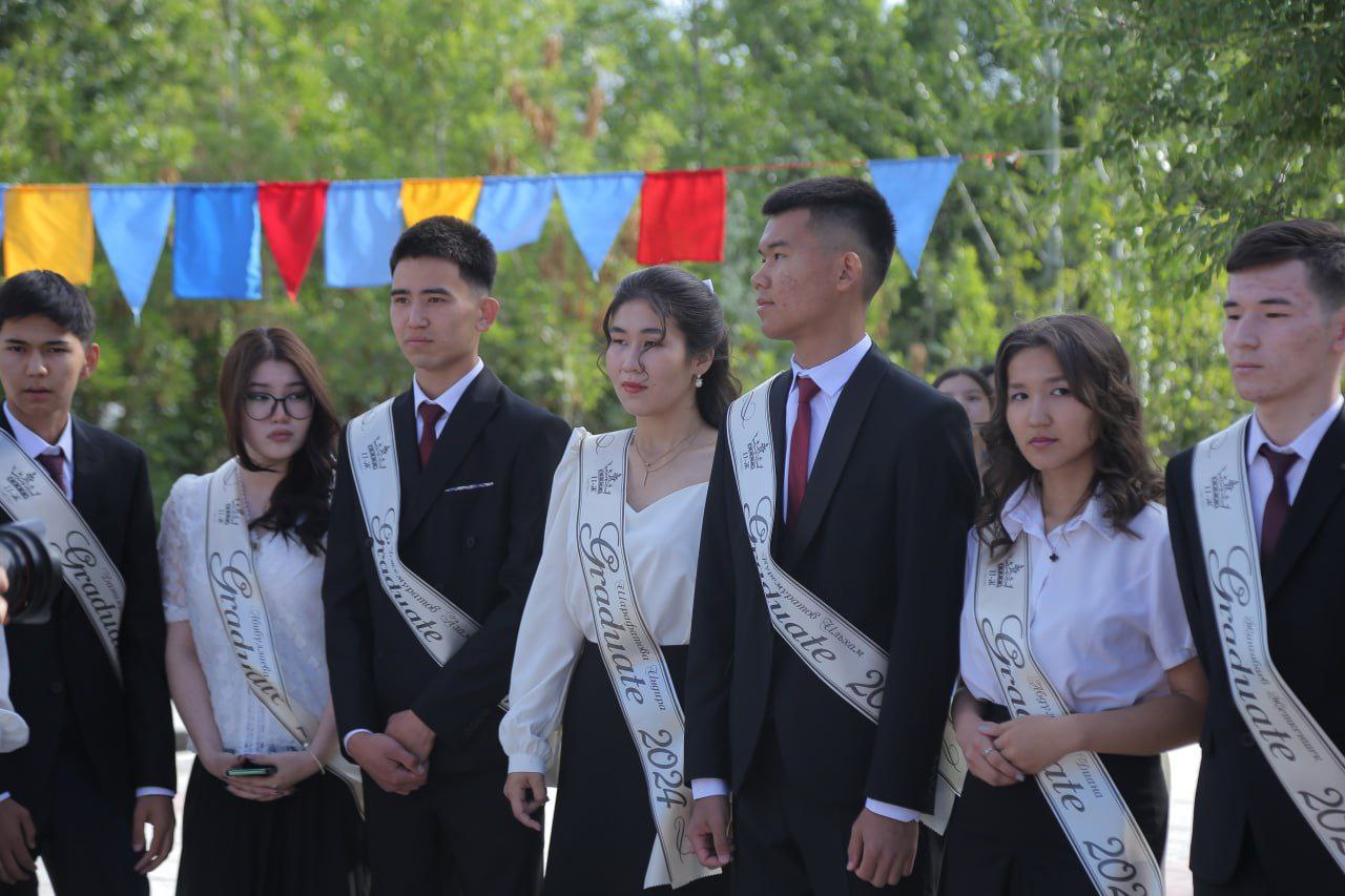 Жоқарғы Кеңестиң Комитет баслығы питкериўшилерди қутлықлады