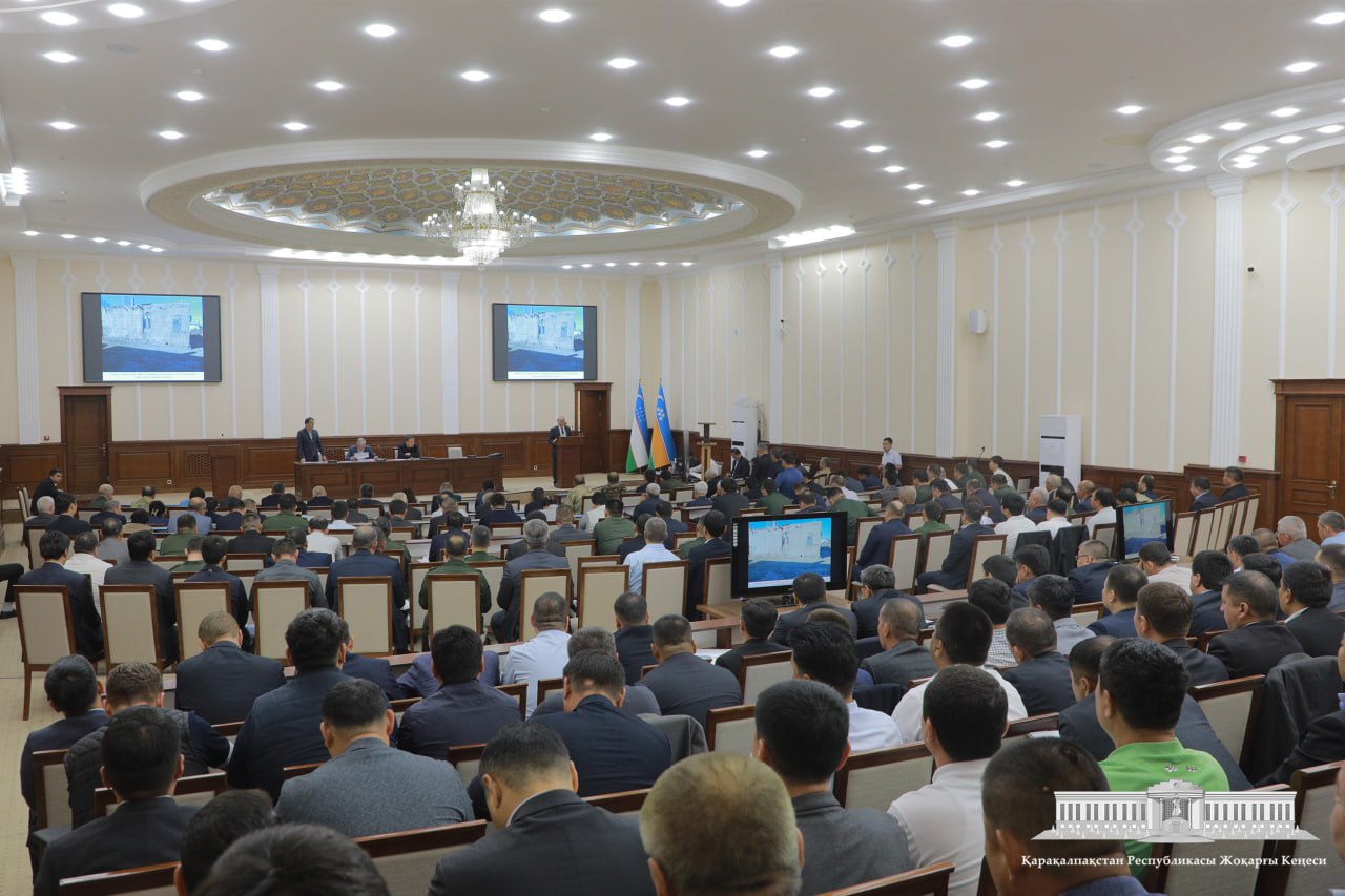 Халқымызға мүнәсип турмыс шараятларын жаратыў бағдарында Президентимиз тапсырмасы менен қабыл етилген 52-санлы қарардың орынланыўы сын көз қараста көрип шығылды