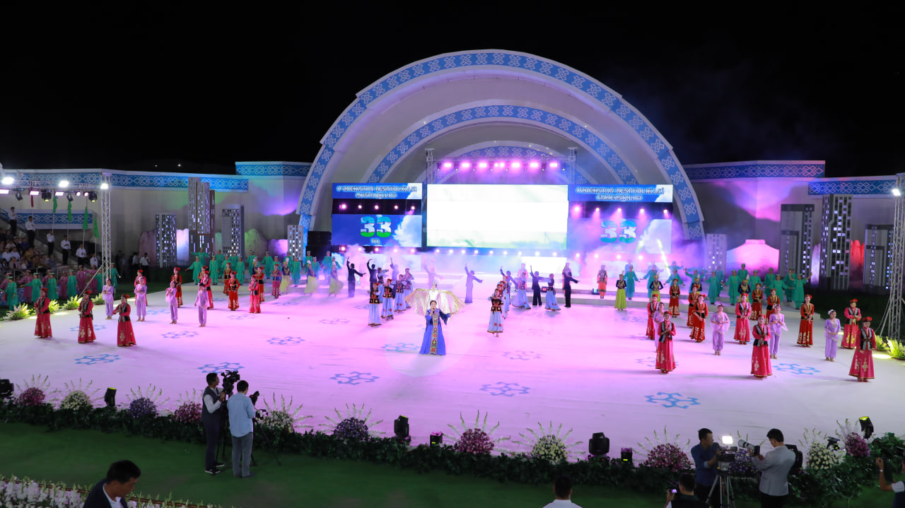 Өзбекстан Республикасы ғәрезсизлигиниң отыз үш жыллығы кең түрде белгиленди