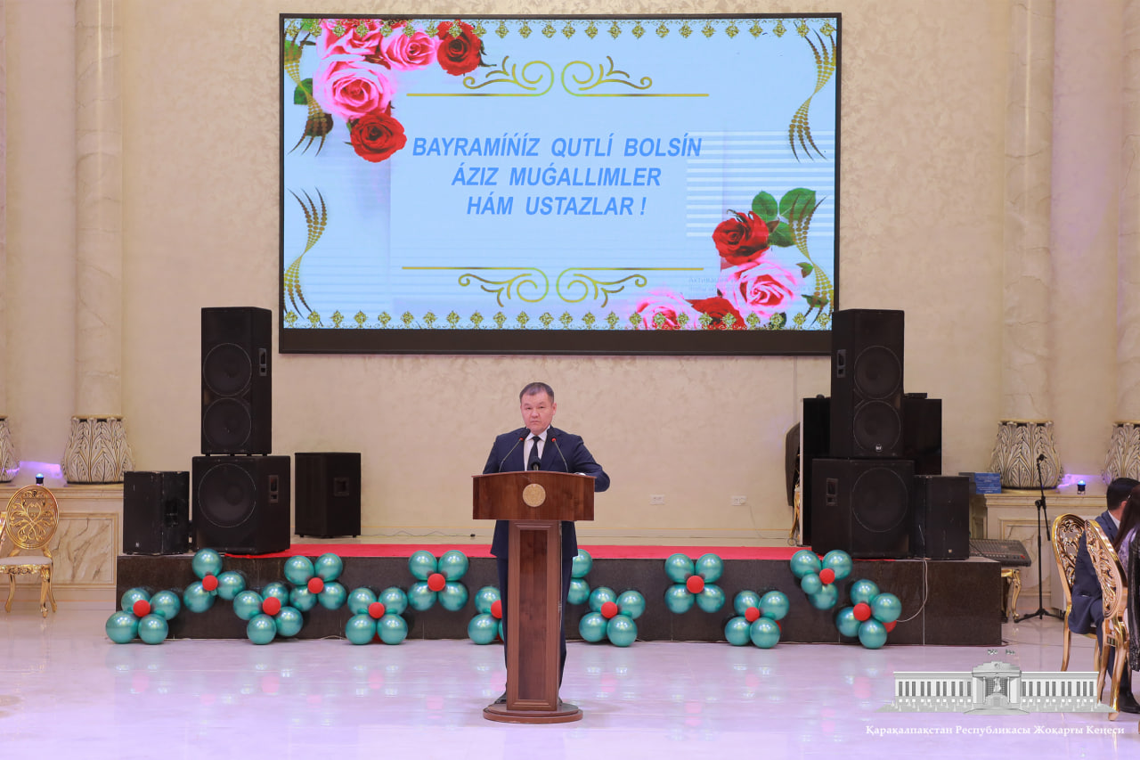 «Муғаллимлер ҳәм устазлар күни» мүнәсибети менен байрам салтанаты өткерилди