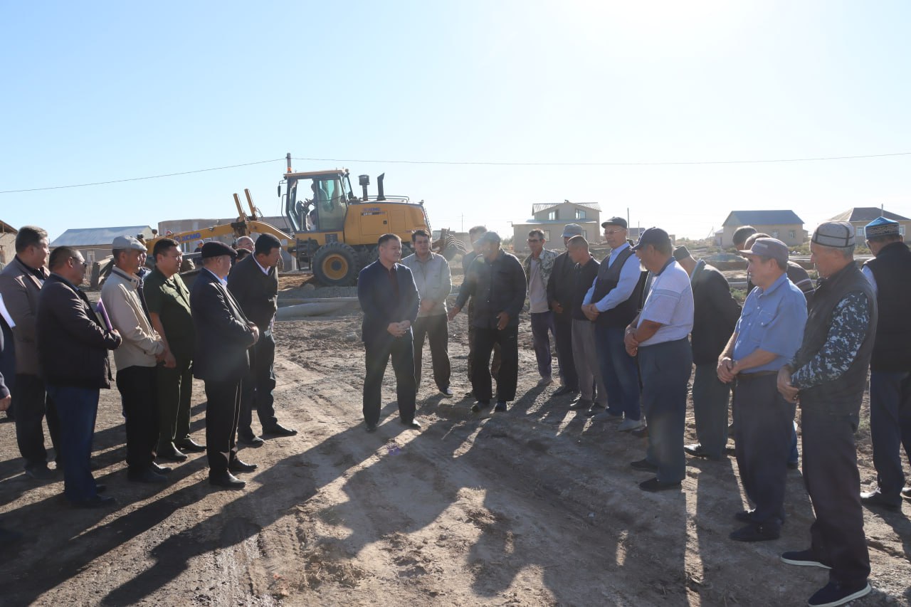 Жоқарғы Кеңес Баслығы Нөкис районындағы социаллық ҳәм исбилерменлик объектлери менен танысты ҳәм пуқаралар менен пикирлести