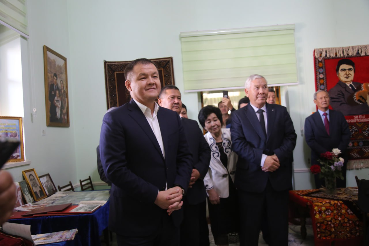 Жоқарғы Кеңес Баслығы Атажан Худойшукуровтың үй музейине барды