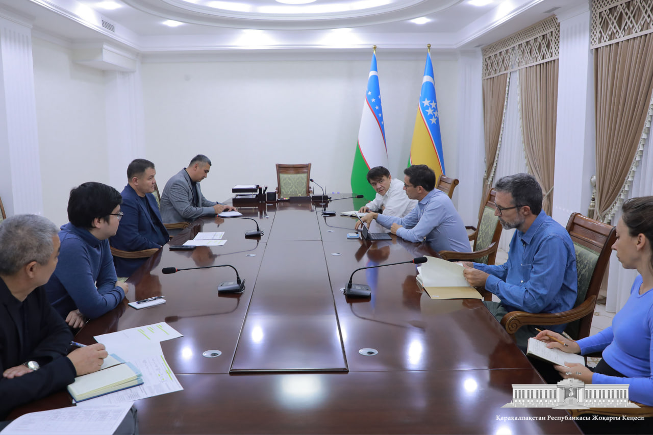 Председатель Жокаргы Кенеса встретился с представителями Всемирного банка