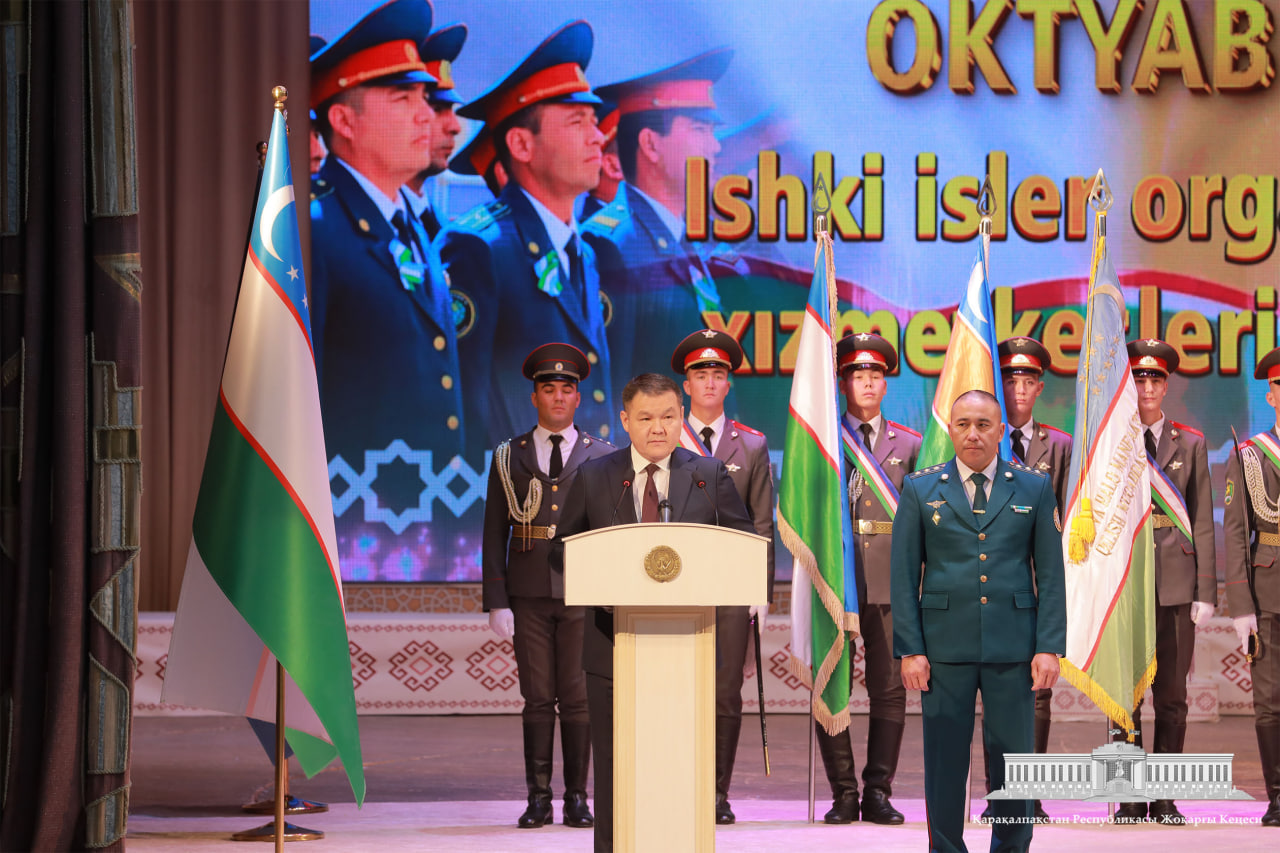 Ishki isler uyımları xızmetkerleri kúni múnásibeti menen bayram saltanatı bolıp ótti