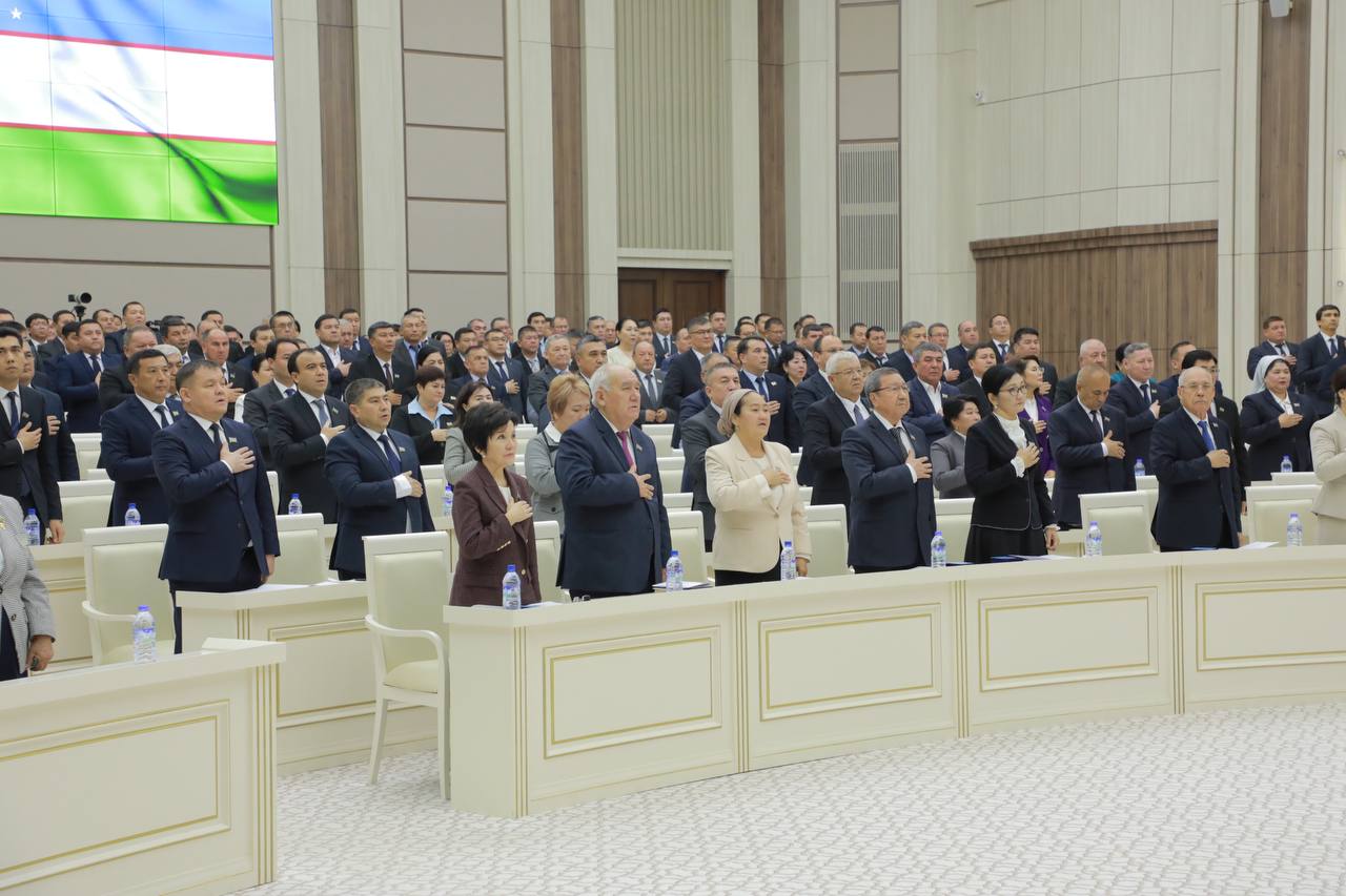 Қарақалпақстан Республикасы Жоқарғы Кеңесиниң биринши сессиясы ҳаққында мәлимлеме