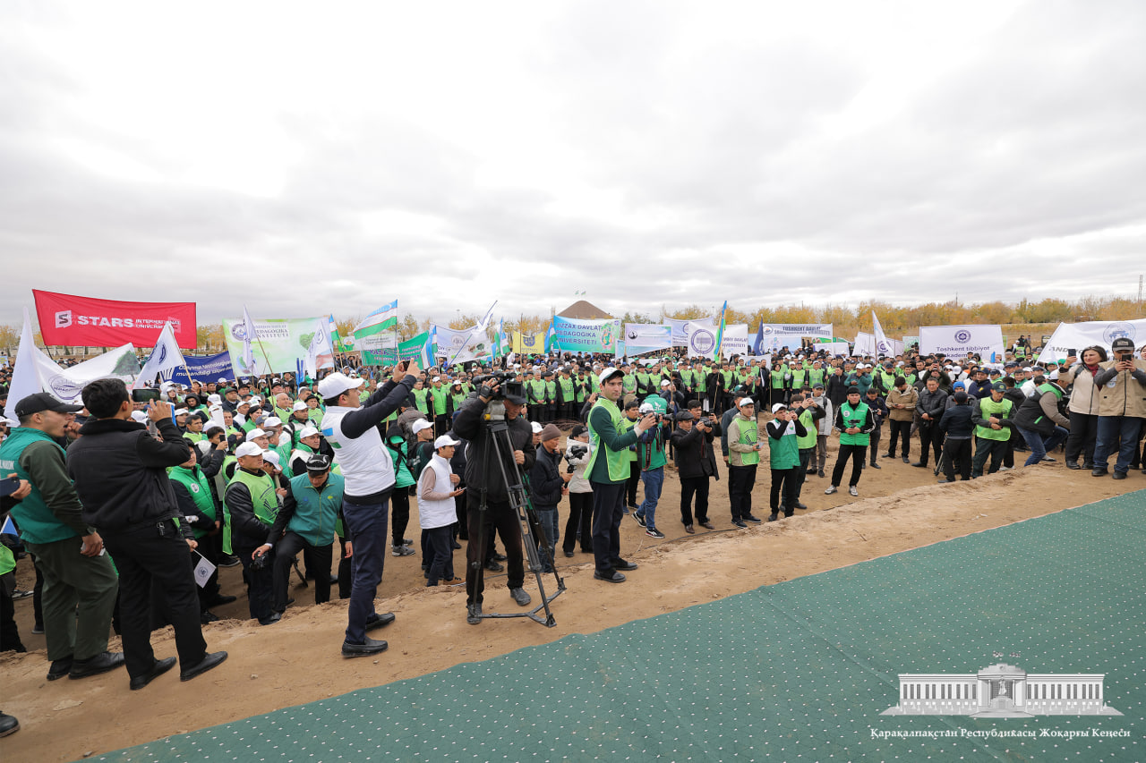 Nókiste «Jasıl keleshek» ulıwma respublikalıq marafonı sheńberinde «Ziyalılar baǵı» shólkemlestirildi