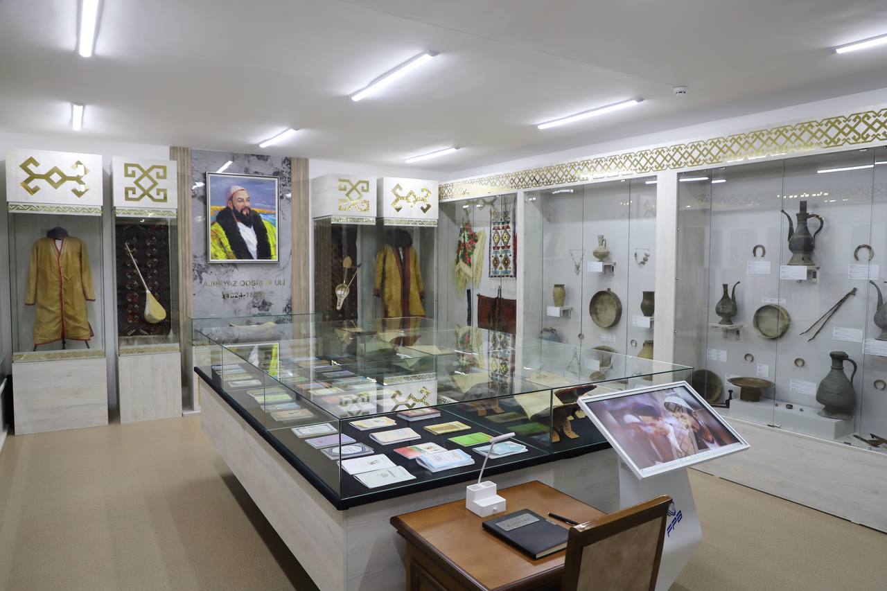 Нөкис мәмлекетлик педагогикалық институтында Әжинияз музейи шөлкемлестирилди