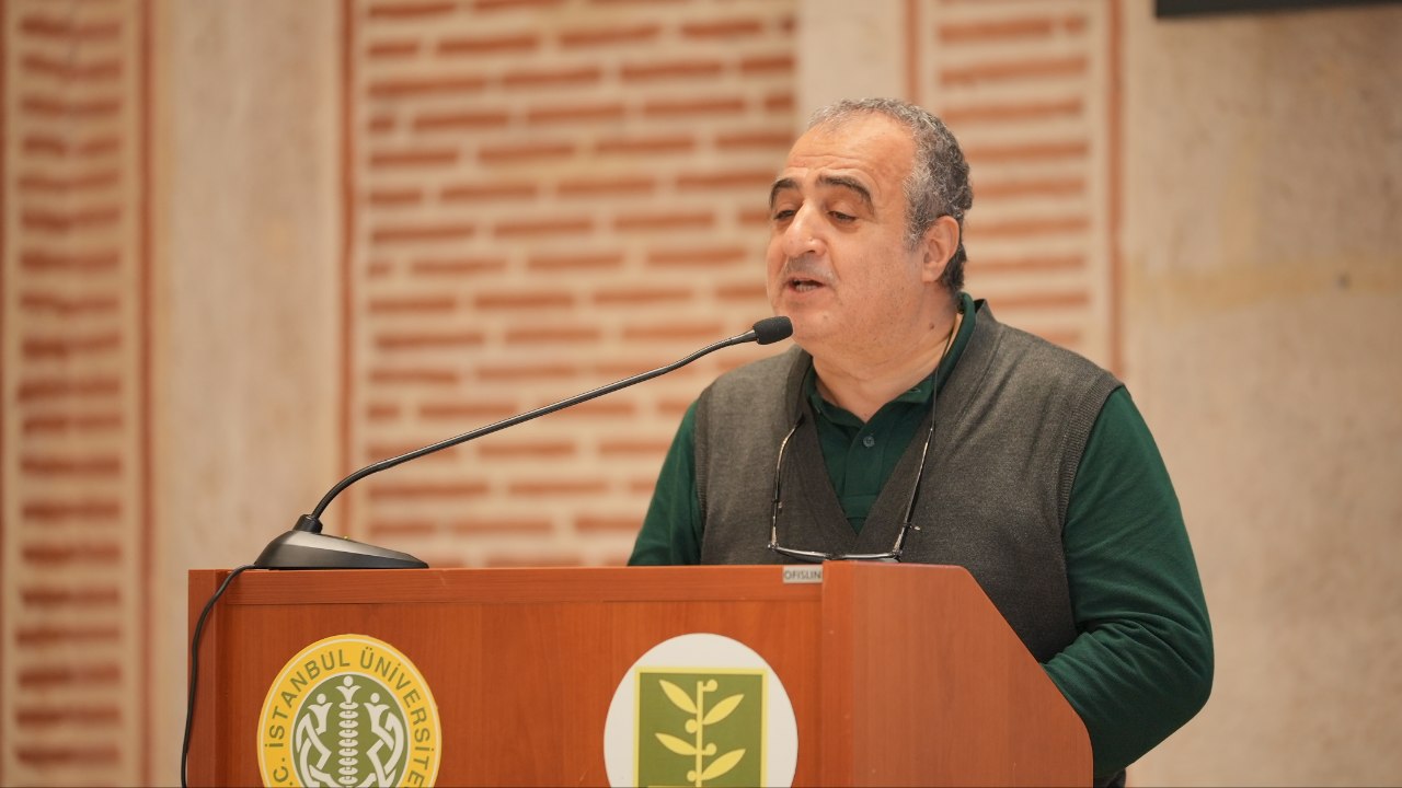 Stambul universitetinde Ájiniyaz Qosıbay ulınıń 200 jıllıǵına baǵıshlanǵan ámeliy konferenciya bolıp ótti