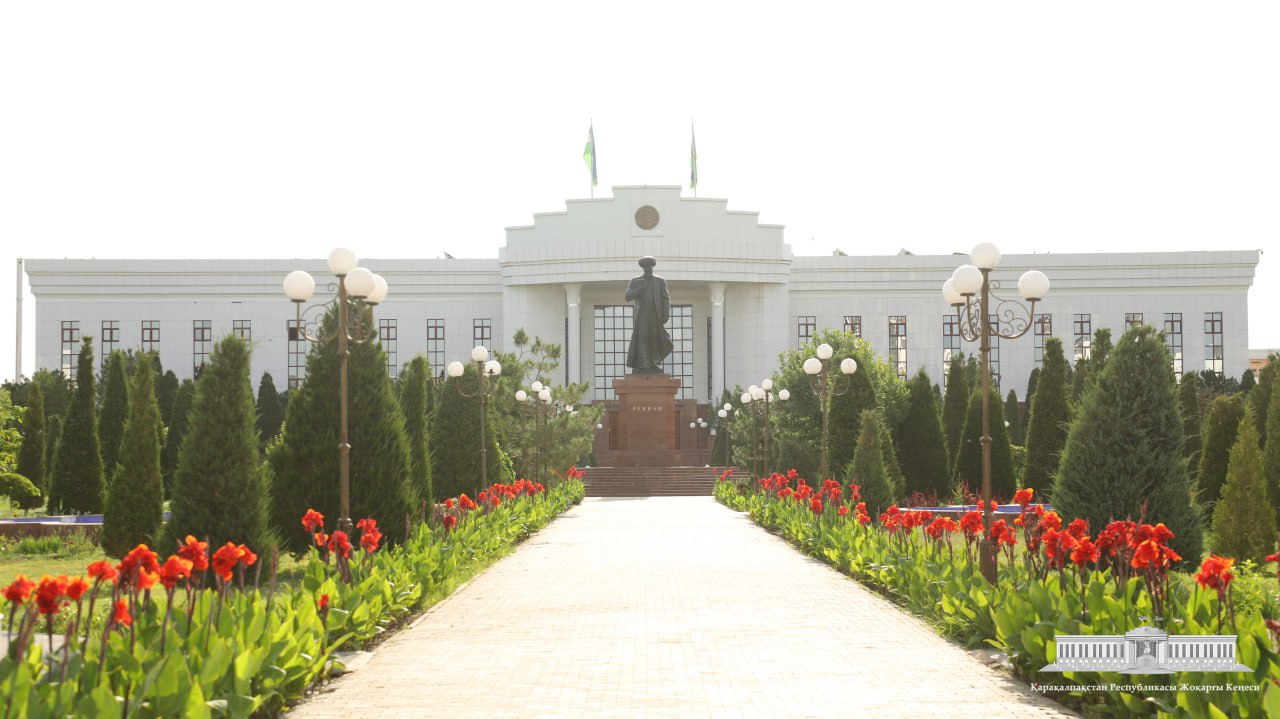 ХАЛҚЫМЫЗҒА ЖАҢА ЖЫЛ ҚУТЛЫҚЛАЎЫ