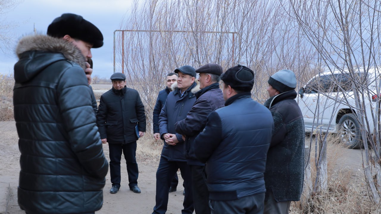 Jo‘qorg'i Kenges Raisi Amanbay Orыnbaev Taxiatosh tumanidagi bir qator mahallalar fuqarolari bilan uchrashib, ularning muammolarini tingladi