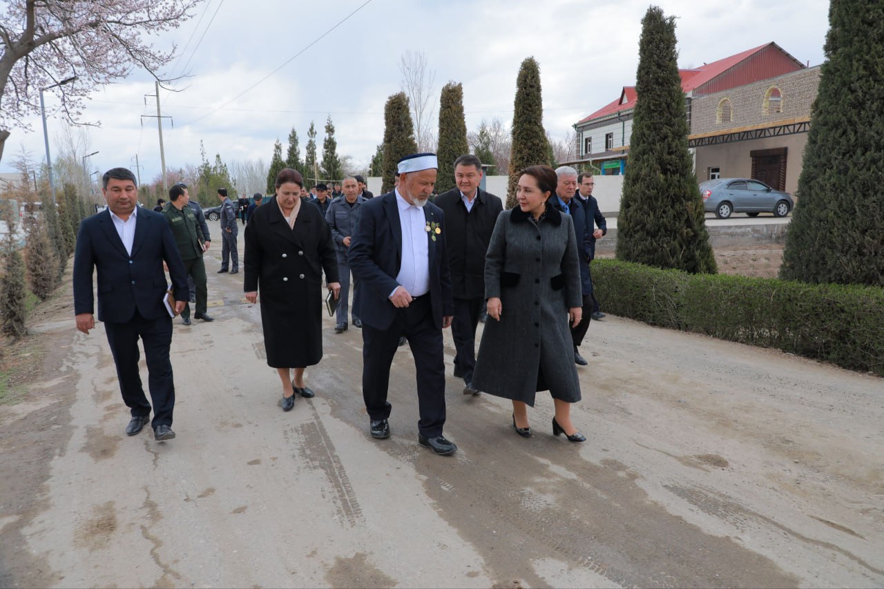 Oliy Majlis Senati Raisi Beruniy tumaniga tashrif buyurib, aholi bandligini ta'minlash bo‘yicha ishlar bilan tanishdi