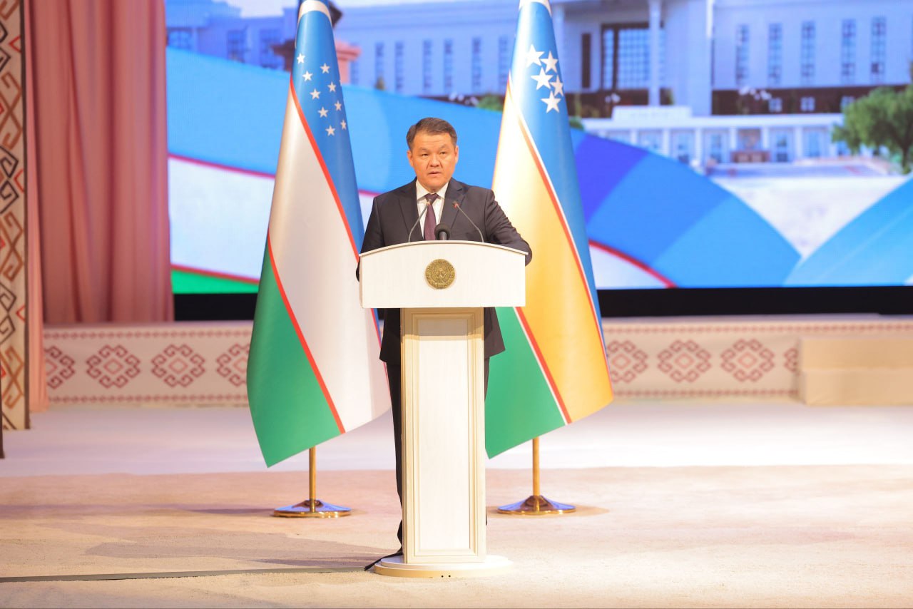 Qoraqalpog'iston Respublikasi Konstitutsiyasi qabul qilinganligining 32 yilligi keng nishonlandi